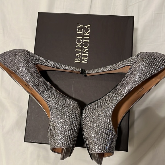 Badgley Mischka 4.5” peep toe heels. Silver sparkle in excellent condition. - Picture 4 of 5